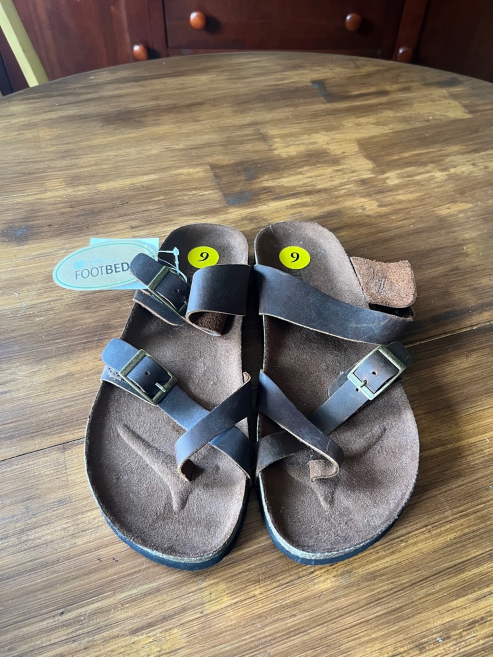 NWT White Mountain Gracie Brown Leather sueded Footbed Sandals - Size 9
